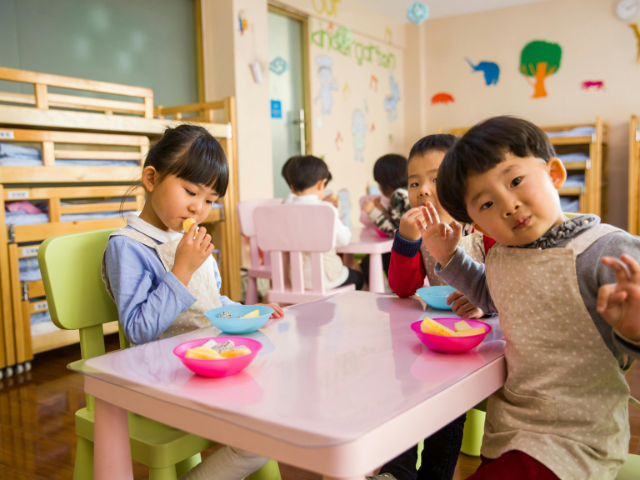 男の子がこっちを向いている